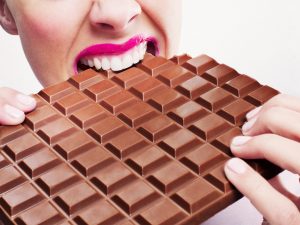 A csokoládé feloldása hajszárítóval vagy forró levegővel